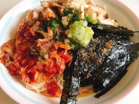 超簡単！乗っけるだけのキムチサラダチキン素麺